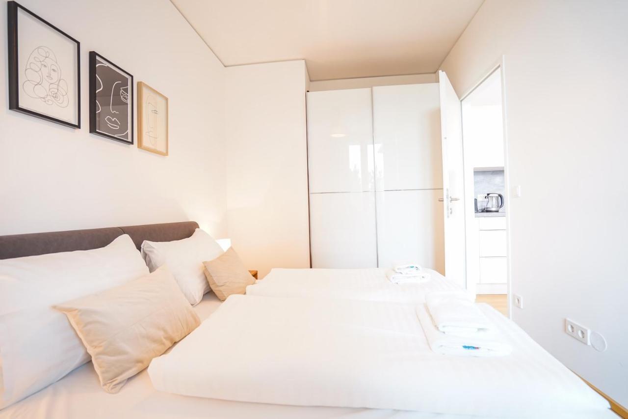 Suite In High-Rise On The Danube Vienna Exterior photo